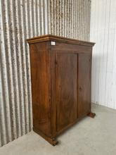 Antique style Antique cabinet in Wood