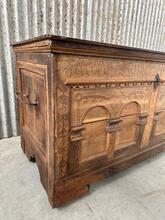Antique style Chest in Wood oak