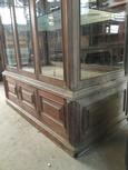 Antique style Antique display case in Wood and glass