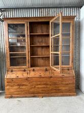 style Antique grutter cabinet in Wood