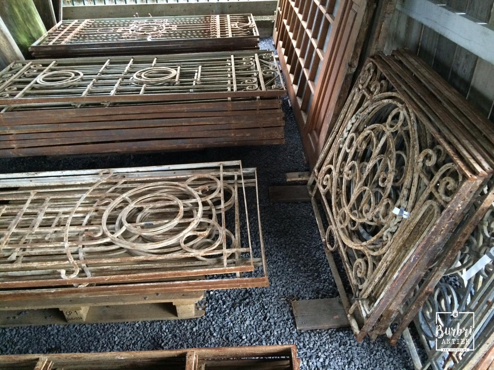 More available France Antique fencing old iron fence Hekwerken Oude bouwmaterialen Burbri More available France Antique fencing old iron fence Hekwerken Oude bouwmaterialen Burbri