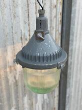 Grijze bol lamp Industrieel stijl in Ribbelglas en metaal,