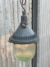 Grijze bol lamp Industrieel stijl in Ribbelglas en metaal,