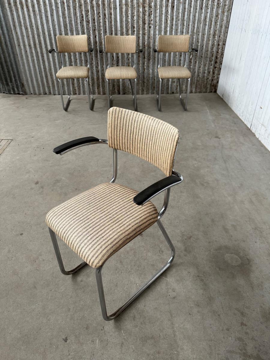 4 Design chair Chairs