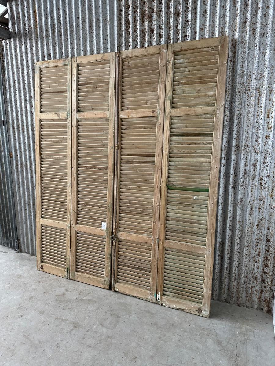 4x Antique Shutters