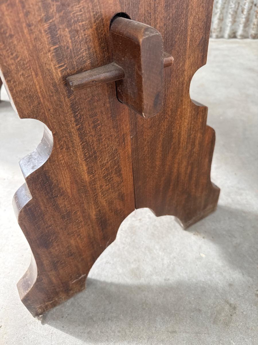 9 x Table 