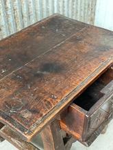 Antieke tafel Antiek stijl in hout, 200 jaar oud
