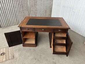 Bureau Antiek stijl in Hout en leer,