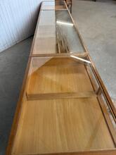 Gigantische toonbank met glas  Antiek stijl in hout en glas, europa