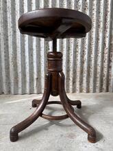 Krukje thonet Antiek stijl in Hout, Europa