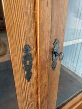 Winkelkast Antiek stijl in Hout en glas ,