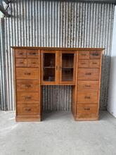 Winkelkast Antiek stijl in Hout en glas ,