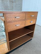 Winkelkast Antiek stijl in Hout en glas ,