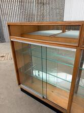 Winkelkast Antiek stijl in Hout en glas ,