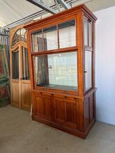 Winkelkast Antiek stijl in hout en glas,