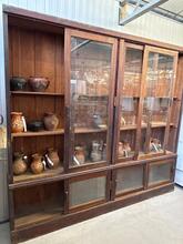 Winkelkast Antiek stijl in hout en glas, europa