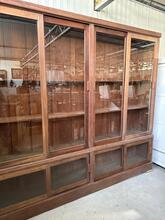 Winkelkast  Antiek stijl in hout en glas, Europa