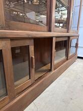 Winkelkast  Antiek stijl in hout en glas, Europa