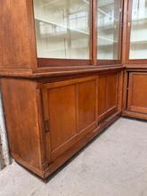 Winkelkast Antiek  stijl in eikenhout en glas, Europa  20e eeuws