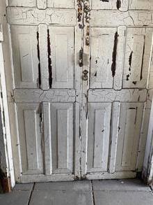 Antieke deuren Antiek stijl in Hout en ijzer,