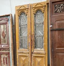 Antieke deuren Antiek stijl in hout en ijzer,
