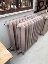 Gietijzeren radiator Antieke stijl in ijzer,