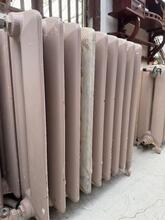 Gietijzeren radiator Antieke stijl in ijzer,