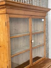 Grenen kast  Antiek stijl in hout, Europa