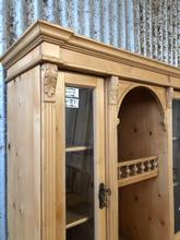 Antieke houten kast  Antiek stijl in Hout,