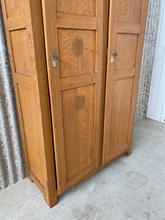 Antieke kast Antiek stijl in hout,