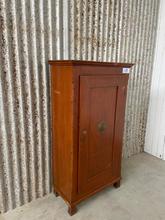 Antieke kast Antiek stijl in hout,