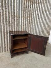 Antieke kast Antiek stijl in hout,