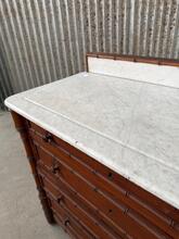 Antieke ladenkast met marmer top