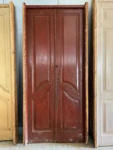 Antieke rode deuren Antiek stijl in Hout,