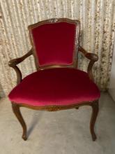 Antieke stoel Antiek stijl in hout en stof,