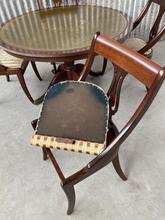 Antieke stoelen Antiek stijl in hout en stof,