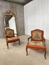 Antieke stoelen Antiek stijl in Hout en stof,