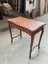 Antieke tafel Antiek stijl in hout,