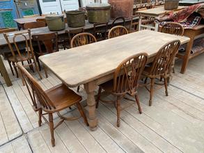 Antieke tafel Antiek stijl in Hout,