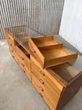 Toonbank Antiek stijl in hout en glas, Europa