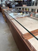 Toonbank  Antiek stijl in wood and glass, Europa