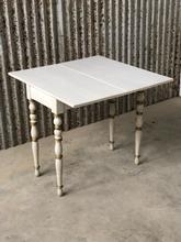 Antieke witte tafel Antiek stijl in Hout,