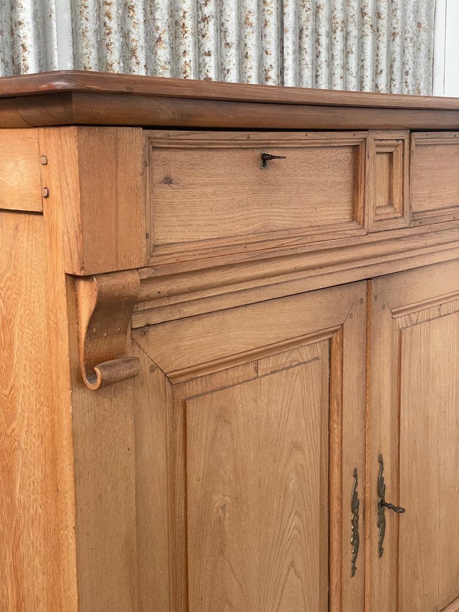 Antique 2 doors cabinet