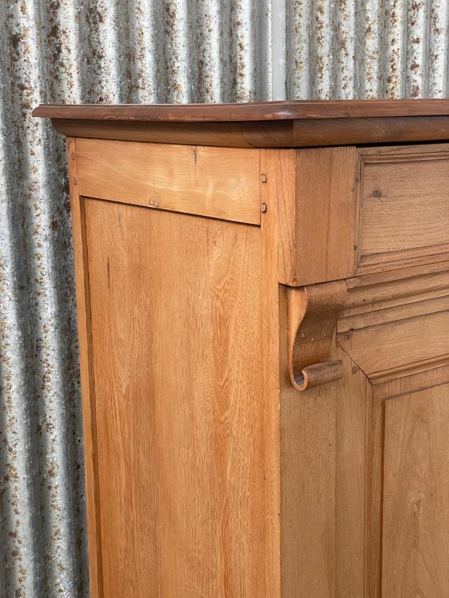 Antique 2 doors cabinet