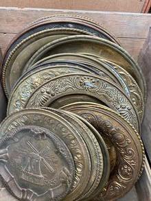Antique style Antique bronze plates in bronze