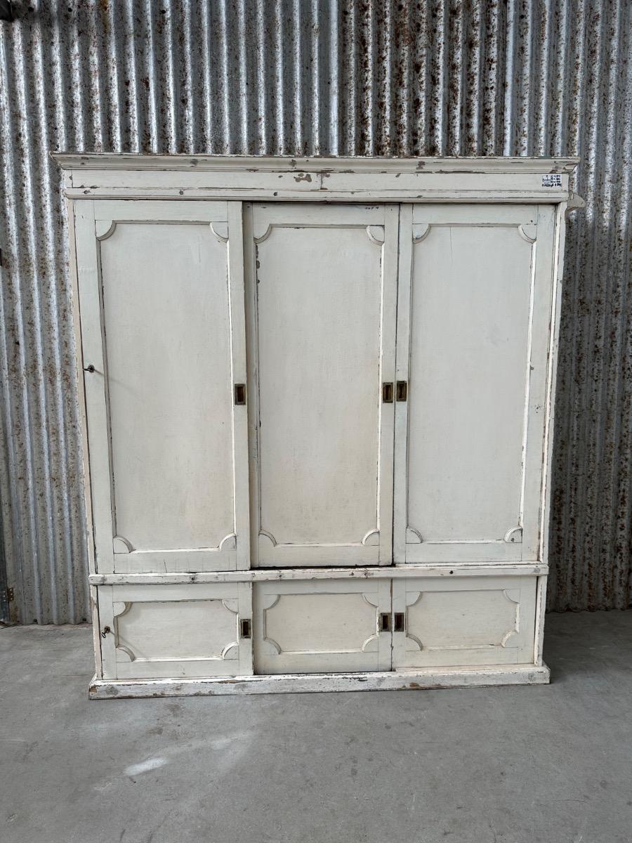 Antique Antique cabinet