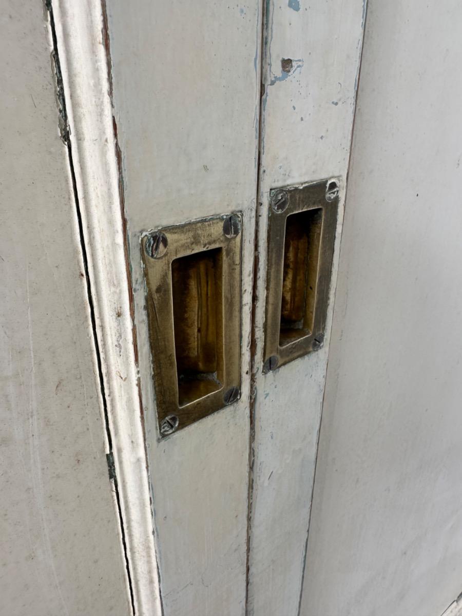 Antique Antique cabinet