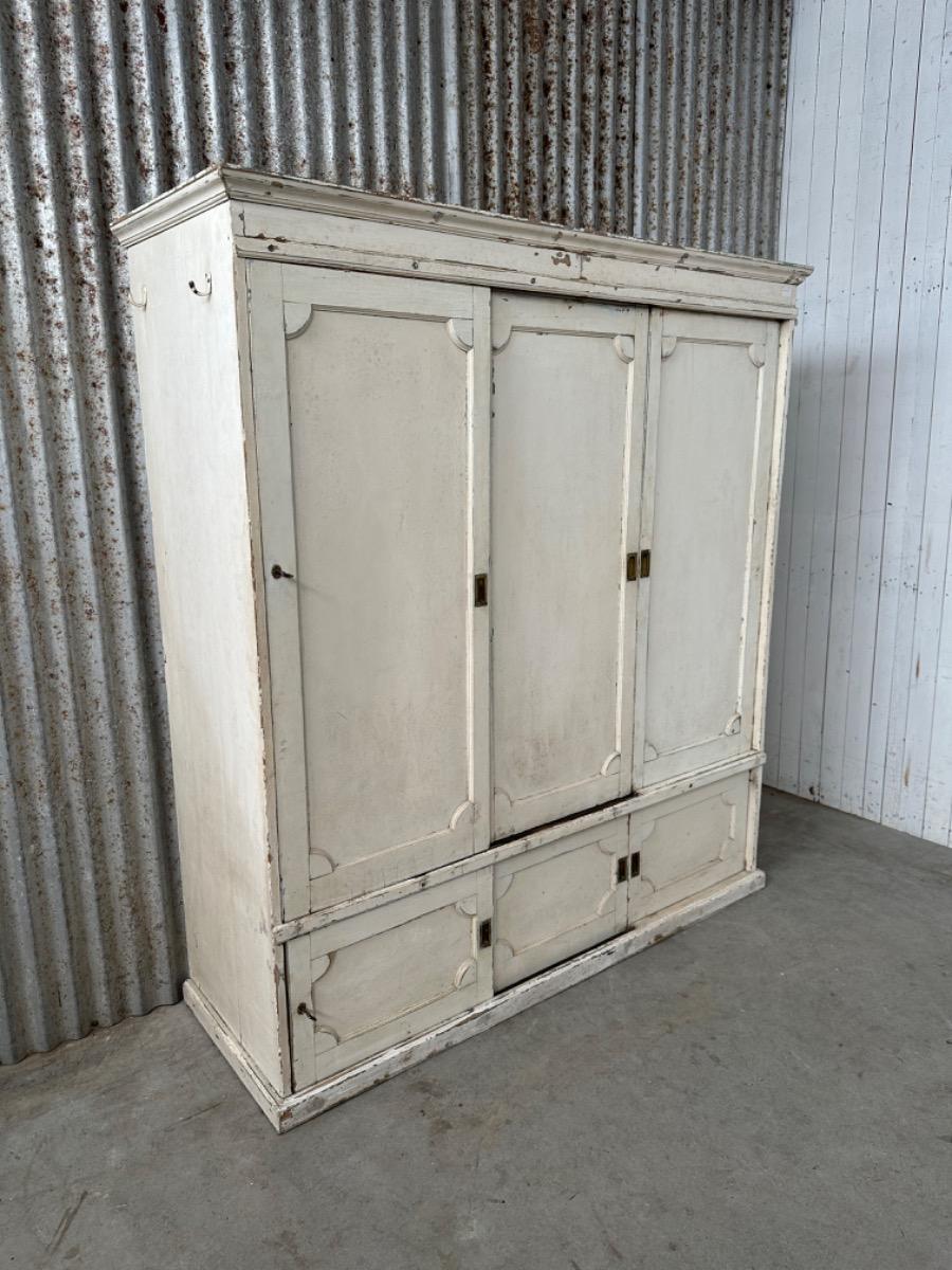Antique Antique cabinet