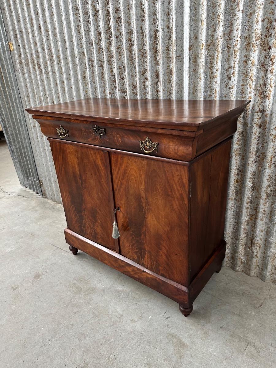 Antique Antique cabinet