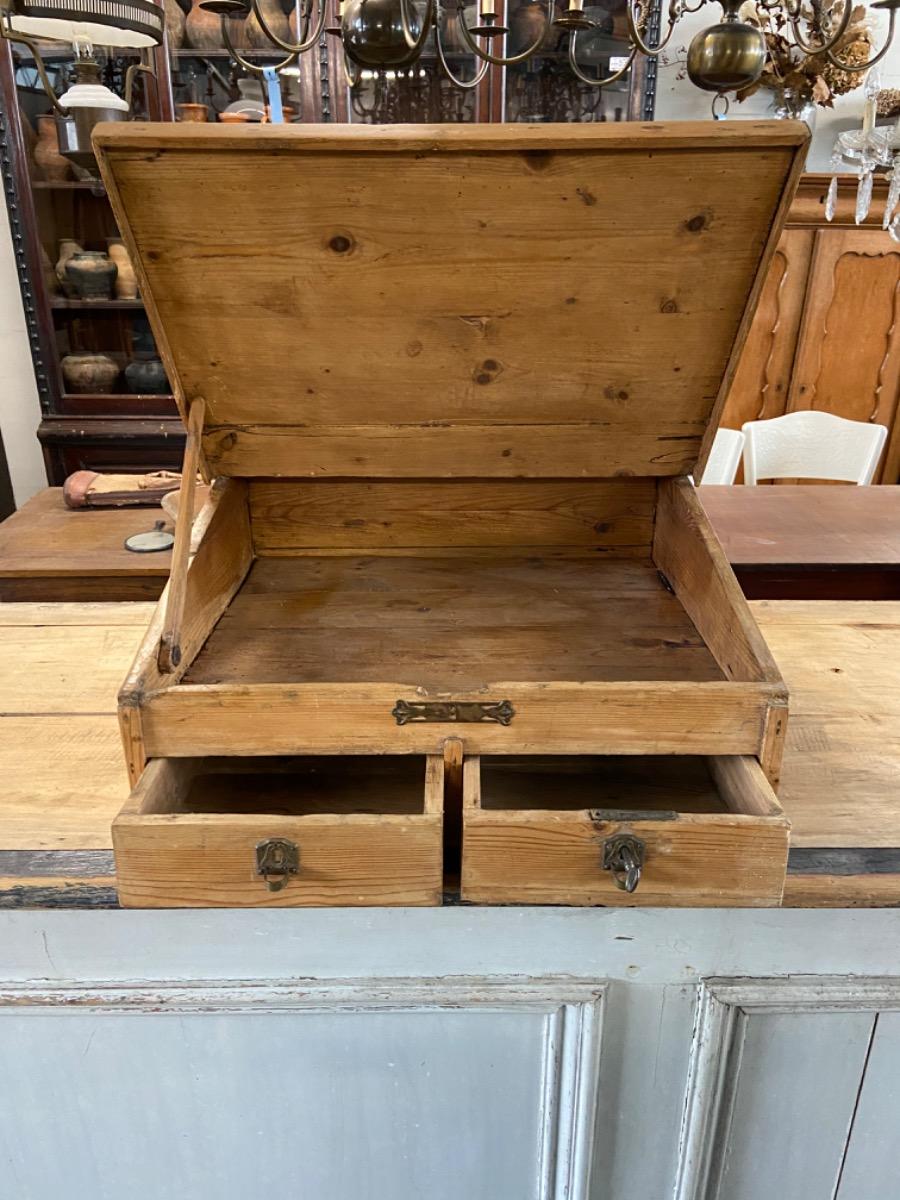 Antique Antique cashier